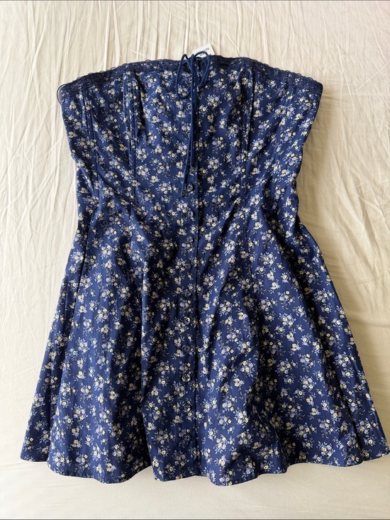Kimchi Blue Dresses & Skirts - Kimchi Blue Addison Strapless Fit & Flare Lace-Up Mini Dress